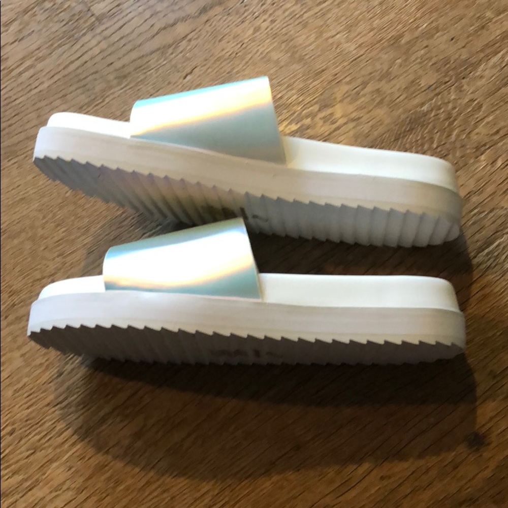 Reflective sandals - Picture 3 of 5
